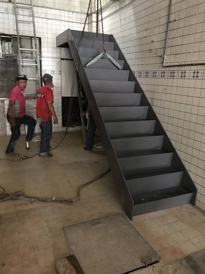 台中龍骨梯搭建